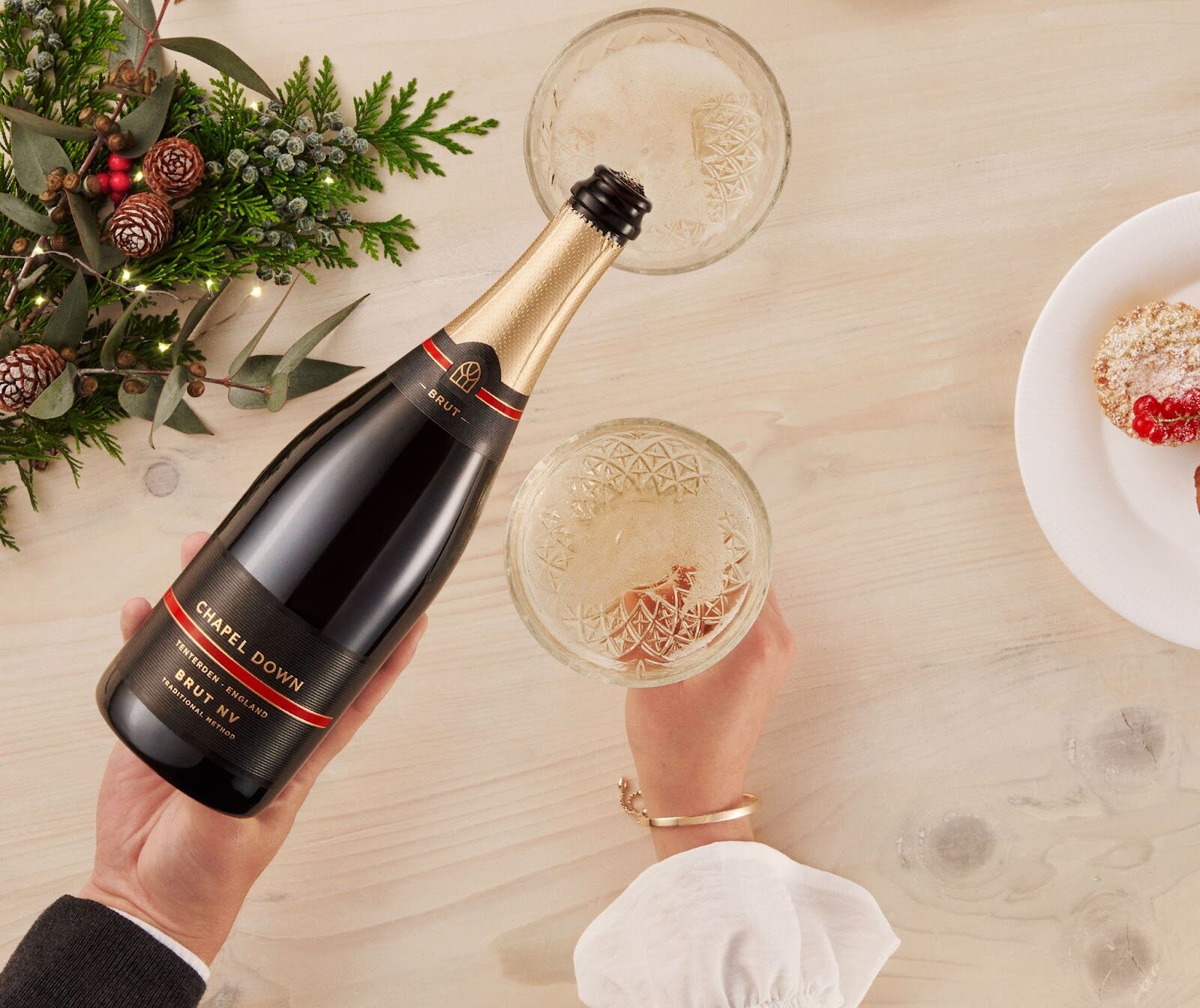 10 of the Best English Sparkling Wines For Christmas 2022 About Time