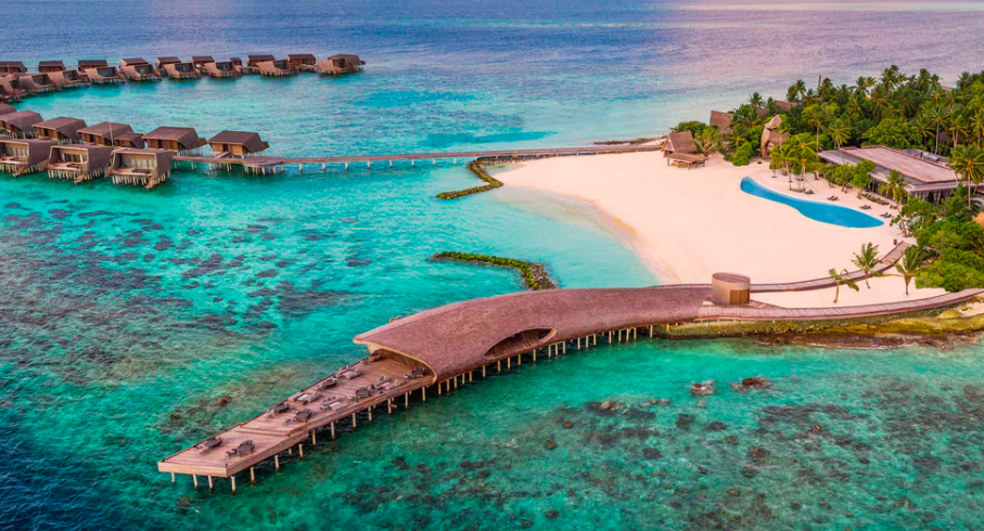 Eat Here: Decanter, St. Regis Maldives Vommuli Resort - About Time Magazine